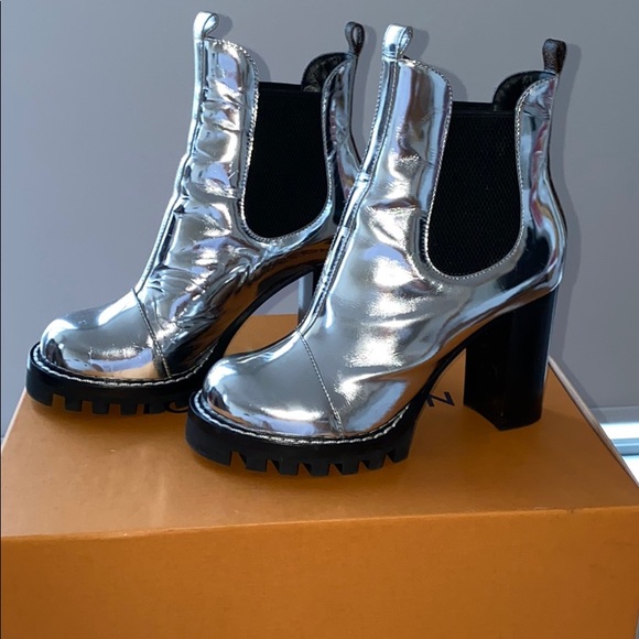EXCLUSIVE LOUIS VUITTON Booties SOHO EXCLUSIVE - Picture 1 of 8